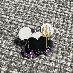 Disney Mickey icon villians mystery pin-Ursula